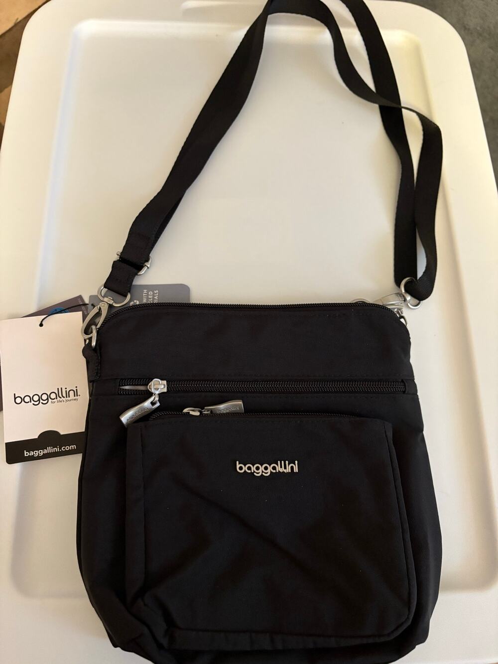 Baggallini small crossbody black NWT